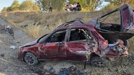 Karşı şeritteki iki otomobile çarptı! Ölü ve yaralılar var