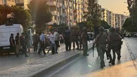 İzmir'de bankada rehin alma iddiası! Bölgeye ekipler sevk edildi