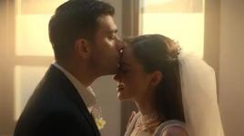 Haysiyet'te Simay ile Mehmet nikah masasında