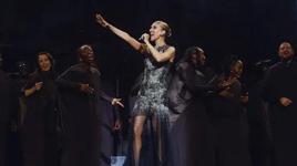Celine Dion’dan 6 yıl sonra görkemli dönüş! Paris'te sahne aldı