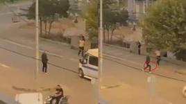 Bıçaklanarak öldürülmüştü; olay öncesi elinde keserle yürüdüğü görüntüler çıktı