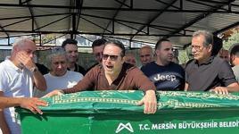 Atilla Taş kızını son yolculuğuna uğurladı! Tabutuna sarılıp gözyaşı döktü