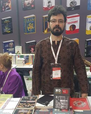 Alpay Coskun şiirlerinde sosyal konulara dikkat çekiyor