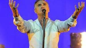 Morrisseyden İstanbula ezanlı açılış