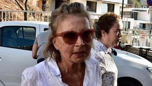Nazlı Ilıcaka Cumhurbaşkanına hakaretten 1 yıl 2 ay hapis