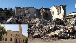 Tarihi Ulu Cami, depremde yıkıldı