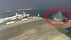 Aracıyla feribota binerken denize uçtu Sürücü böyle kurtarıldı