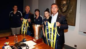 Fenerbahçe Kadın Basketbol Takımı, Başkan Ali Koçla buluştu