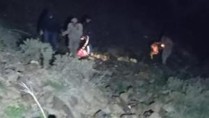 Bingölde kayalıklarda mahsur kalan 4 kişi kurtarıldı