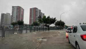 Adana ve Hatayda sağanak yağış Meteorolojiden yeni uyarı geldi