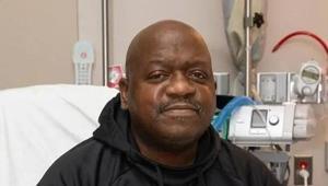 Dünyanın ilk domuz böbreği takılan hastası nakilden iki ay sonra öldü