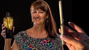 Denizde buldu, içinden çıkan not müzelik oldu 132 yıl sonra dokunan ilk kişi