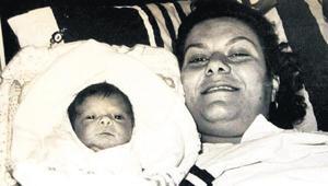 Türkiye’nin ilk tüp bebek doktoru Almanya’dan getirdiği farelerle tüp bebeğe başladı