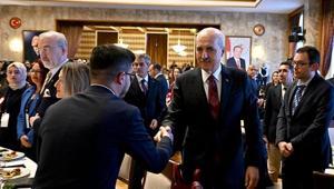 TBMM Başkanı Kurtulmuş, 81 ilden gelen öğretmenleri ağırladı