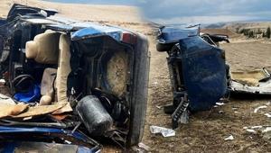 Feci kaza Takla atan otomobil paramparça oldu