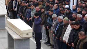 Konyada üniversiteli taksici bıçaklanarak cinayete kurban gitmişti, Karamanda toprağa verildi
