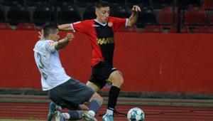 Başkan çıldırdı, teknik direktör ve futbolcuları takımdan kovdu