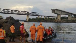 Brezilyada köprü çöktü 2 ölü 16 yaralı var