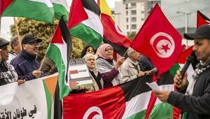 Tunusta Gazzedeki sağlık çalışanları için dayanışma gösterisi