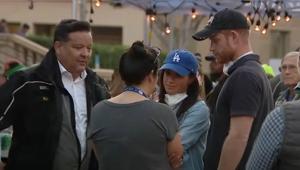 Yangın mağdurlarına yemek dağıttılar Meghan Markle ve Prens Harry yangın bölgesinde