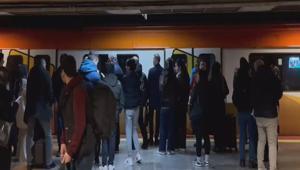 Kadıköy- Sabiha Gökçen Havalimanı metrosunda seferler durdu yoğunluk yaşandı