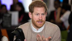 İngiliz The Sun gazetesi, telefonunu dinledikleri Prens Harryden özür diledi