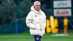 Fenerbahçede Mourinhonun son kararı çift forvet