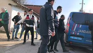 2 çocuğunun olduğu evde boğazına bıçak dayadı 24 saat sonra teslim oldu