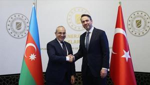 Bakan Bayraktar, Azerbaycan Ekonomi Bakanı Mikayıl Cabbarov ile görüştü