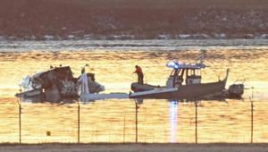 ABDde askeri helikopterle çarpışıp düşen yolcu uçağının karakutusu bulundu