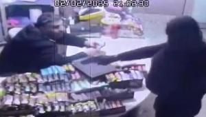 Adanada dehşet Kendisini sevmiyor diye eniştesini vurdu