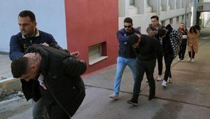 Kendini infaz koruma memuru olarak tanıttı Her şey noterde ortaya çıktı