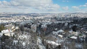 Ankara beyaza büründü kar kalınlığı 10 santime ulaştı