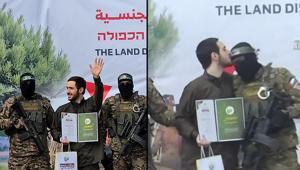 Serbest bırakılan İsrailli rehine Hamas üyesinin alnından öptü
