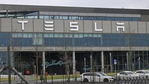 Teslanın piyasa değeri 1 trilyon doların altında