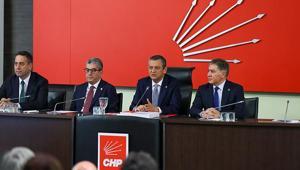 CHPde ön seçim hazırlığı Özgür Özel, milletvekilleri ile bir araya geldi