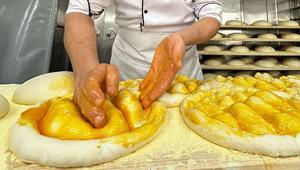 130 yıllık maya ile Ramazan pidesi hazırlıyorlar: Ustalar bizden gizliyordu
