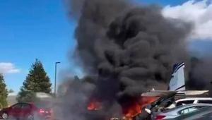 ABDde kapısı açık havalanan küçük uçak düştü