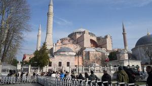 Ayasofya Camiinin kapısını kırmıştı Cezası belli oldu