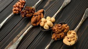 Sahurda ceviz, badem, fındık ve avokado gibi sağlıklı yağlar enerjiyi destekliyor