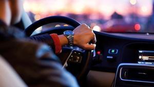 İngilterenin araç üretimi 12 aydır düşüyor