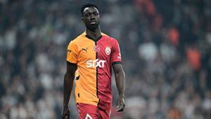 Galatasarayda Davinson Sanchezden kırmızı kart tepkisi Hakeme sorun