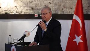 Bakan Güler, Mehmetçikle bayramlaştı