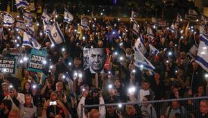 İsrailli esirlerin aileleri: Netanyahu esirleri diri diri mezara gömüyor