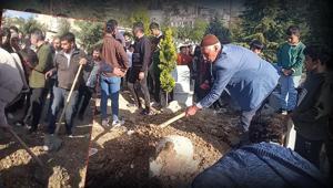 Siirt’te ses iddası ortalığı karıştırdı Bir gün önce gömülen kişinin mezarı açıldı