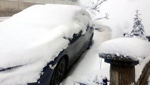 Bir kent beyaza büründü Kar kalınlığı 30 santimetreye ulaştı
