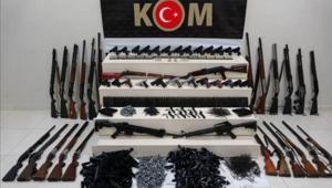 Vanda dev operasyon Çok sayıda silah ve mühimmat ele geçirildi