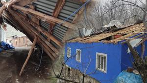 Van’ı fırtına vurdu 50’den fazla evin çatısı uçtu, 100’ün üzerinde ağaç devrildi