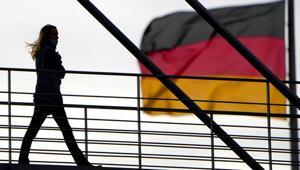 Alman ekonomisi resesyonun kıyısından döndü