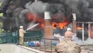 Pendikte iş yerinde korkutan yangın